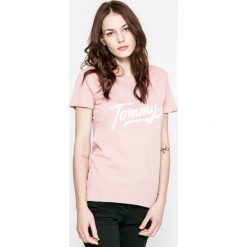 Tommy Jeans - Top. Szare topy sportowe damskie marki Tommy Jeans, s, z nadrukiem, z bawełny, z okrągłym kołnierzem. W wyprzedaży za 99,90 zł.