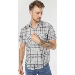 Szara Koszula Aluvia. Szare koszule męskie Born2be, xl, bez wzorów, bez kołnierzyka, bez rękawów. W wyprzedaży za 34,99 zł.