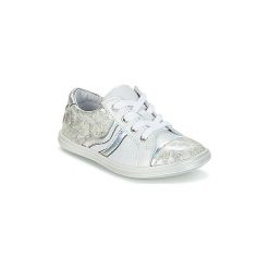 Buty Dziecko GBB SHARON. Białe trampki dziewczęce marki GBB, bez wzorów, bez zapięcia. Za 279,20 zł.