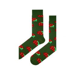 Skarpety zielone w truskawki. Zielone skarpetki męskie Em men's accessories, z bawełny. Za 29,99 zł.