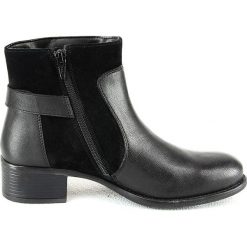 Skórzane botki "Betsy" w kolorze czarnym. Czarne botki damskie Manoukian, Biscote, ze skóry, bez obcasa, na obcasie, na klamry. W wyprzedaży za 259,95 zł.