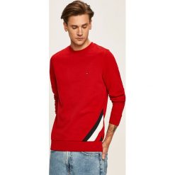 Tommy Hilfiger - Bluza. Czerwone bluzy męskie TOMMY HILFIGER, s, bez wzorów, z elastanu, z okrągłym kołnierzem, bez rękawów, bez kaptura. Za 499,90 zł.