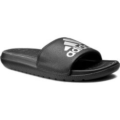 Klapki adidas - Voloomix AQ5897 Cblack/Silvmt/Cblack. Czarne chodaki męskie Adidas, z tworzywa sztucznego. Za 89,95 zł.