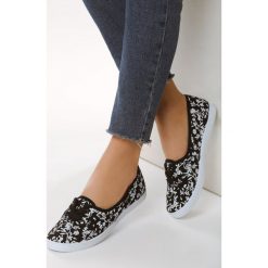 Czarne Tenisówki Teen Girl. Czarne trampki i tenisówki damskie Born2be, w kwiaty, na sznurówki. Za 29,99 zł.