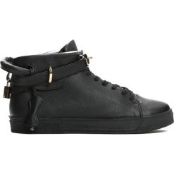 Czarne Trampki Patronum. Czarne buty sportowe męskie Born2be, z tkaniny, z paskami. Za 59,99 zł.