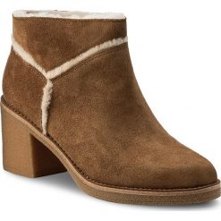 Botki UGG - W Kasen1018644 W/Che. Brązowe botki damskie na obcasie marki Ugg, ze skóry. W wyprzedaży za 519,00 zł.