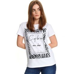 T-shirt krótki rękaw damski z nadrukiem. Białe t-shirty damskie Top Secret, z nadrukiem, z bawełny, bez kołnierzyka. Za 49,99 zł.