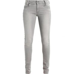 GStar DSTAQ 5PKT MID SKINNY Jeans Skinny Fit tricia grey superstretch. Szare rurki damskie G-Star. W wyprzedaży za 375,20 zł.