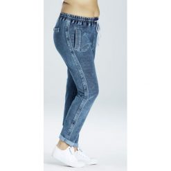 Jeansowe dresowe spodnie DENIM OVERSIZE PLUS SIZE. Niebieskie spodnie damskie Moda Size Plus Iwanek, s, z elastanu. Za 129,00 zł.