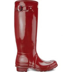 Hunter czerwone Women's Original Tall Gloss Military Red. Czerwone kalosze damskie Hunter, bez wzorów, z materiału. W wyprzedaży za 509,00 zł.