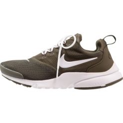 Nike Sportswear PRESTO FLY Tenisówki i Trampki cargo khaki/white/sequoia. Brązowe trampki męskie Nike Sportswear, z tworzywa sztucznego. W wyprzedaży za 255,20 zł.