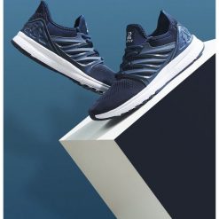 Granatowe Buty Sportowe Safeguard. Niebieskie buty sportowe męskie Born2be, bez zapięcia. W wyprzedaży za 99,99 zł.
