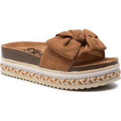 Espadryle REFRESH - 69924 Camel. Pomarańczowe espadryle damskie Refresh, z aplikacjami, ze skóry, bez obcasa. W wyprzedaży za 149,00 zł.