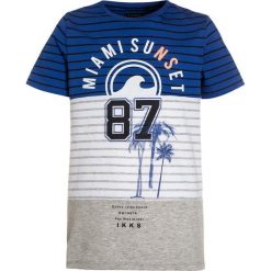 IKKS Tshirt z nadrukiem grey. Szare t-shirty męskie IKKS, z nadrukiem, z bawełny. Za 159,00 zł.