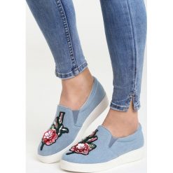 Niebieskie Slip On Eren. Niebieskie trampki i tenisówki damskie Born2be, z haftami, z denimu, bez zapięcia. Za 39,99 zł.