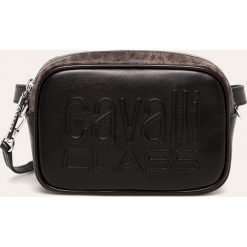 Cavalli Class - Torebka skórzana. Czarne listonoszki damskie Cavalli Class, w paski, z bawełny, małe, z aplikacjami. W wyprzedaży za 699,90 zł.