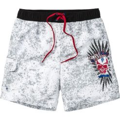 Długie szorty plażowe Regular Fit bonprix biały z nadrukiem. Białe spodenki i szorty męskie bonprix, s, z nadrukiem, długie. Za 74,99 zł.