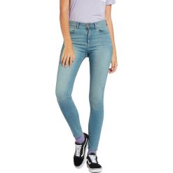 Jeansy Wrangler High Rise Skinny W27HTQ21W. Jeansy damskie Wrangler. W wyprzedaży za 209,99 zł.