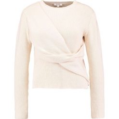 Swetry klasyczne damskie: KIOMI Sweter rose