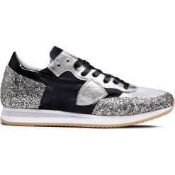 Buty PHILIPPE MODEL TROPEZ Srebrny|Czarny. Szare buty sportowe damskie marki Philippe Model, z aplikacjami, ze skóry, sportowe. W wyprzedaży za 660,00 zł.
