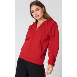 NA-KD Basic Bluza basic z kapturem - Red. Czerwone bluzy damskie marki NA-KD Basic, bez wzorów, bez rękawów, z kapturem. W wyprzedaży za 50,47 zł.