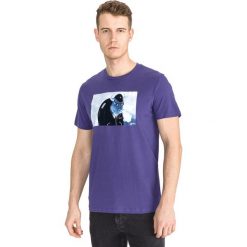 Jack & Jones Olle Koszulka Niebieski Fioletowy. Niebieskie podkoszulki męskie Jack & Jones, s, z nadrukiem, z bawełny, bez kołnierzyka, krótkie. Za 78,95 zł.
