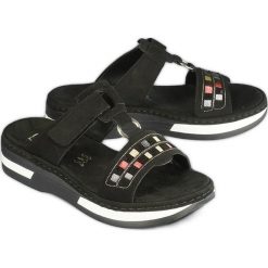 RIEKER V5932-00 black, klapki damskie. Czarne klapki damskie Rieker, bez wzorów, bez obcasa, na platformie. Za 249,90 zł.
