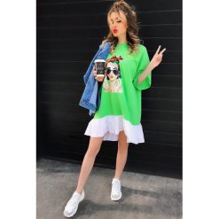 Tunika CAPRICE GREEN. Zielone tuniki damskie tunika CAPRICE GREEN, s, bez wzorów, bez kołnierzyka, bez rękawów. W wyprzedaży za 59,00 zł.