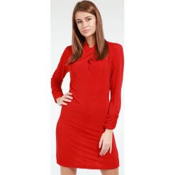 Sukienka - 42-340 ROSSO. Czerwone sukienki damskie Unisono, na co dzień, s, bez wzorów, z elastanu, bez kołnierzyka, bez rękawów, długie, mini, proste. Za 39,00 zł.