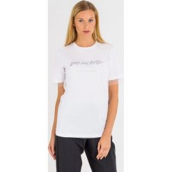 T-SHIRT ARMANI EXCHANGE. Białe t-shirty damskie s, z nadrukiem, z bawełny, z okrągłym kołnierzem. Za 167,40 zł.