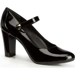 Buty damskie. Czarne czółenka damskie Wittchen, bez wzorów, ze skóry, bez obcasa, na obcasie. W wyprzedaży za 399,90 zł.