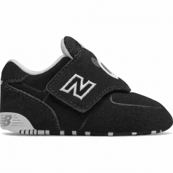 New Balance CV574MCK. Buciki niemowlęce New Balance, bez zapięcia. W wyprzedaży za 79,99 zł.