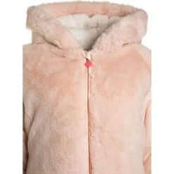Billieblush Kurtka zimowa hell rose. Czerwone kurtki chłopięce zimowe marki Billieblush, z materiału. W wyprzedaży za 303,20 zł.