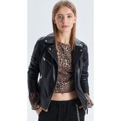 Ramoneska - Czarny. Czarne kurtki damskie Cropp, s, bez wzorów, bez kaptura. Za 159,99 zł.