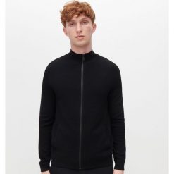 Rozpinany sweter ze stójką -. Swetry męskie Reserved, s, bez wzorów, ze stójką, bez kaptura. Za 139,99 zł.