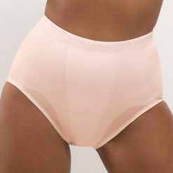 Figi wyszczuplające Janet. Majtki damskie wyszczuplające Dorina. Za 61,99 zł.