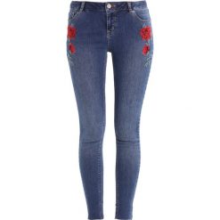 Dorothy Perkins ROSE EMBROIDERED DARCY Jeans Skinny Fit indigo. Niebieskie boyfriendy damskie Dorothy Perkins. W wyprzedaży za 175,20 zł.
