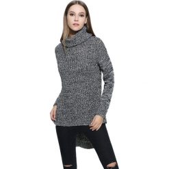 Sweter w kolorze czarno-szarym. Szare swetry damskie Swetry na chłodne dni, bez wzorów, z dzianiny, bez rękawów, bez kaptura. W wyprzedaży za 119,95 zł.