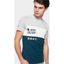 T-shirt męski TSM205 - chłodny jasny szary melanż. Szare koszulki męskie 4f, m, bez wzorów, bez kołnierzyka. Za 69,99 zł.