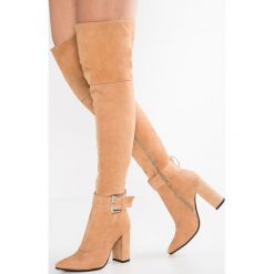 Lavish Alice BUCKLE BOOTS Kozaki na obcasie nude. Brązowe buty zimowe damskie marki Lavish Alice, z materiału, na obcasie. W wyprzedaży za 1010,65 zł.
