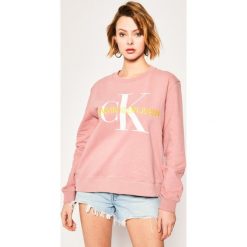 Bluza Calvin Klein Jeans Vegetable Dye Monogram Crew Neck J20J213480. Niebieskie bluzy damskie Calvin Klein Jeans, s, bez wzorów, z bawełny, bez rękawów, bez kaptura. W wyprzedaży za 319,00 zł.