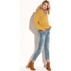 Żółty Krótki Klasyczny Sweter z Dekoltem V. Żółte swetry oversize damskie Molly.pl, uniwersalny, z dzianiny. Za 139,90 zł.
