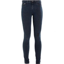 Denham NEEDLE Jeans Skinny Fit blue denim. Niebieskie rurki damskie marki Denham, z elastanu. W wyprzedaży za 683,10 zł.