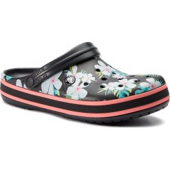 Klapki CROCS - Crocband Seasonal Graphic Clog 205579 Black/Floral. Klapki damskie Crocs. W wyprzedaży za 179,00 zł.