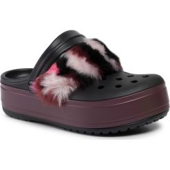 Klapki CROCS - Crocband Platform So Luxe Clog 205846 Black/Burgundy. Czerwone klapki damskie Crocs, bez wzorów, z tworzywa sztucznego, bez obcasa. W wyprzedaży za 199,00 zł.