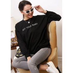 Bluza DORNELA BLACK. Czarne bluzy sportowe damskie Bluza DORNELA BLACK, s, bez wzorów, bez rękawów, bez kaptura. W wyprzedaży za 59,00 zł.