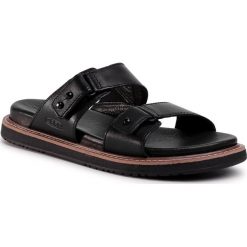 Klapki KEEN - Lana Slide 1022588 Black/Black. Czarne klapki damskie Keen, bez wzorów, ze skóry, bez obcasa. W wyprzedaży za 279,00 zł.
