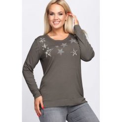 Zielona Bluzka Black Rose. Czarne bluzki longsleeves Born2be, xl, z aplikacjami, z okrągłym kołnierzem. Za 39,99 zł.