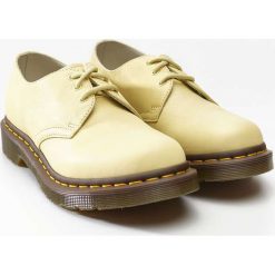 Kremowe Półbuty Dr Martens 1461 VIRGINIA. Białe półbuty damskie Molly.pl, na lato, bez wzorów, ze skóry, klasyczne, bez obcasa, bez zapięcia. Za 599,00 zł.