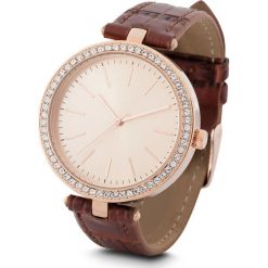 Zegarek z kryształami Swarovskiego® bonprix kolor czerwonego złota - ciemnobrązowy. Żółte zegarki damskie marki bonprix, złote. Za 59,99 zł.